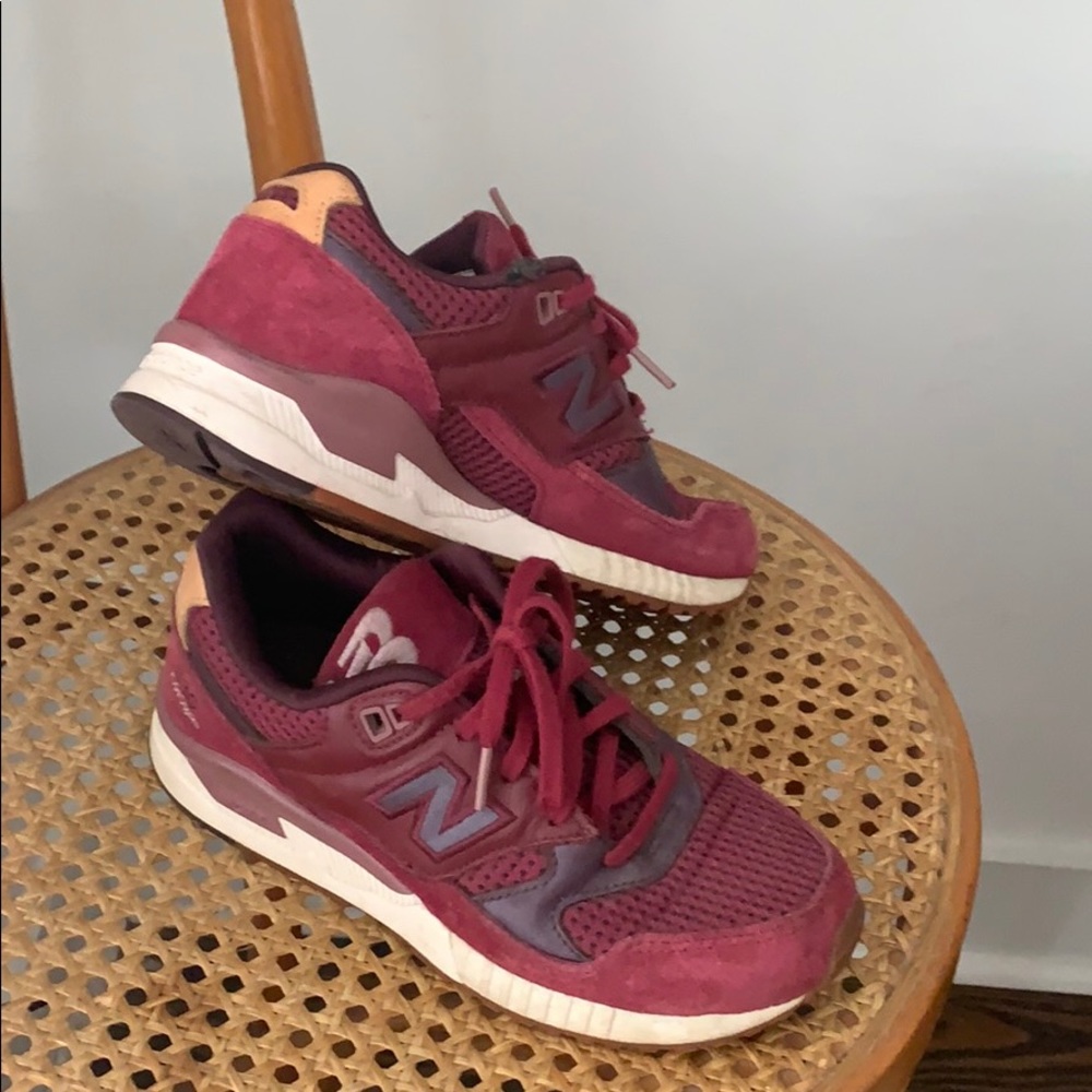 Ladies New Balance sneakers